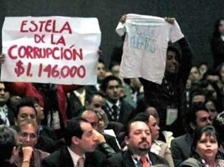 Estado Mayor somete a integrante del #YoSoy132 por increpar a FCH