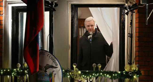 Assange anuncia a su salida de la embajada de Ecuador en Londres