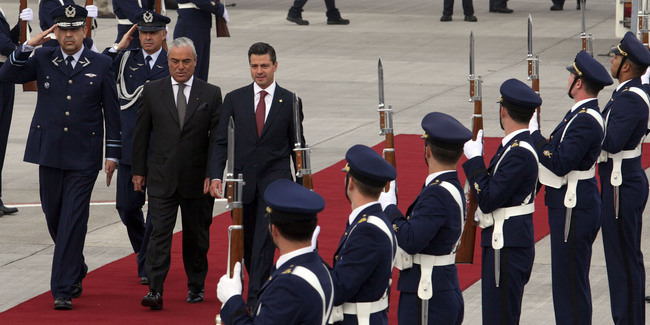 Peña Nieto es llamado en Chile 'Johnny Bravo'	 | Noticias MVS